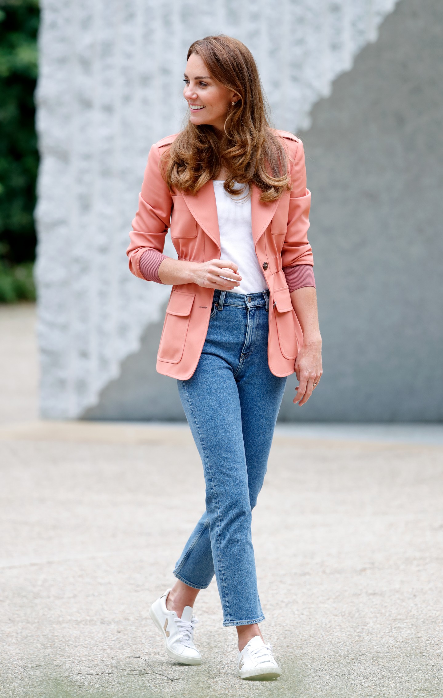 Ritka pillanat: a walesi hercegné farmernadrágban – fantasztikusan hozta a hétköznapi lány stílust is