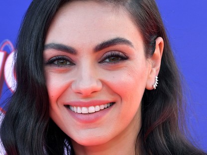 Mila Kunis visszatért! Ilyen dögös volt új filmje premierjén