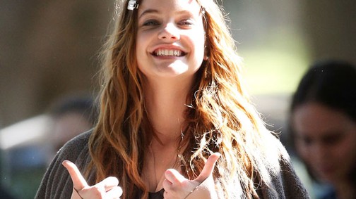 Palvin Barbi puszit küld nektek