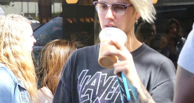 Justin Bieber annyira kimerült, hogy metálos lett