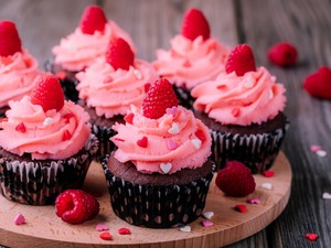 Ez a málnás-csokis cupcake bombabiztos választás