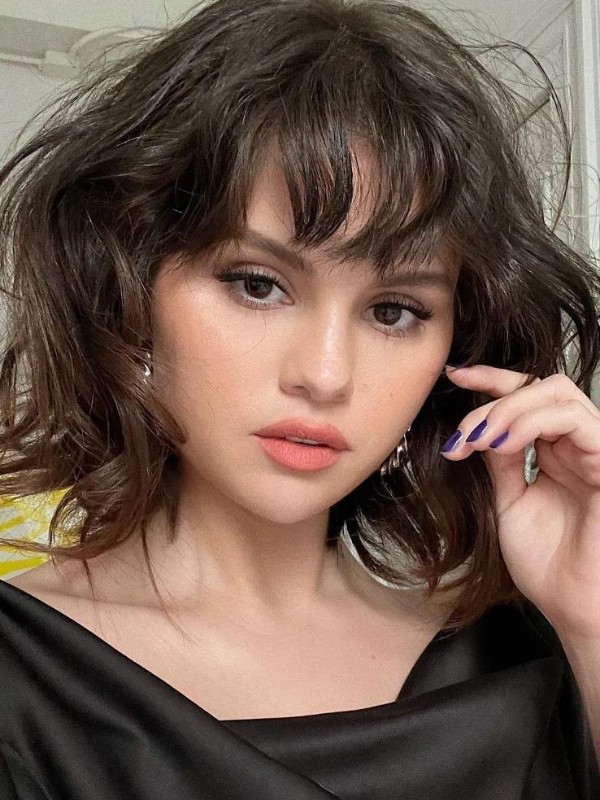 Selena Gomez bevállalta talán élete eddigi legrövidebb frizuráját - ugye, milyen csodás a pillangó bob?