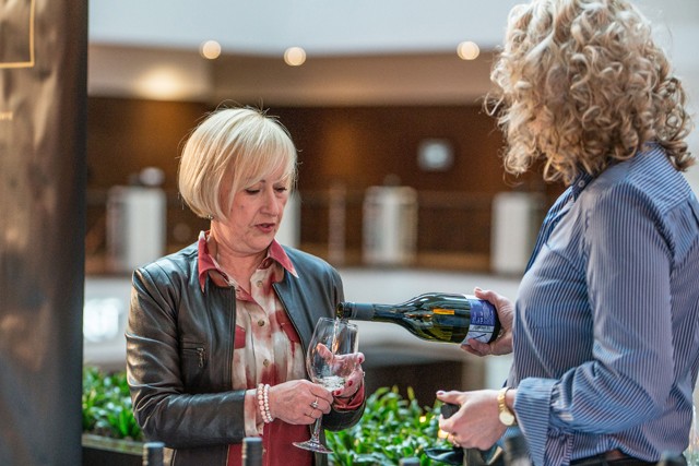 Jön az év legbájosabb borkóstolója!