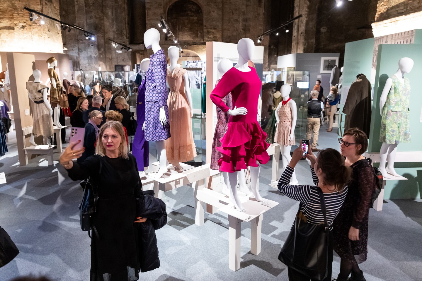 Divat és város kiállítás