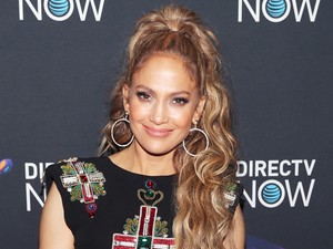 Jennifer Lopezt Salma Hayeknek retusálták