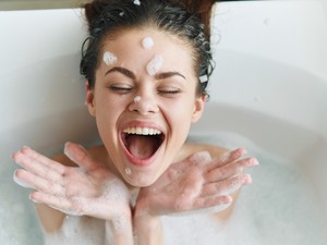 Megérkezett a világ első zuhanyfeje, kifejezetten önkielégítéshez