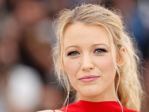 Blake Lively teljesen új ember lett ezzel a hajjal