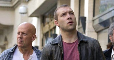 Magyar tervező dzsekijében a Die Hard 5 főszereplője