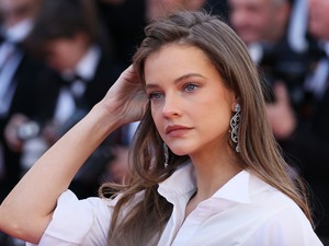 Hatalmasat nőtt Palvin Barbara babapocakja, friss fotókon mutatta meg kerekedő hasát a modell 