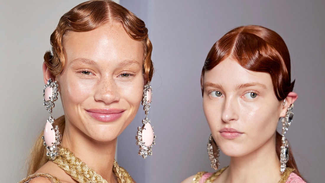 Ajánlott frizurák kevés idővel rendelkezőknek: a bob és a függöny frufru, de cikkünkből azt is megtudhatod, hogy mi a kerülendő