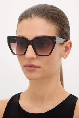 VICTORIA BECKHAM - answear.hu 93 990 Ft GLAMOUR-napokon 65 793 Ft GLAMOUR-kuponnal 30% kedvezménnyel, minimum 2 termék vásárlása esetén