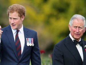 Egy dolgot bán Károly király Harry herceg nevelésével kapcsolatban, de azt nagyon