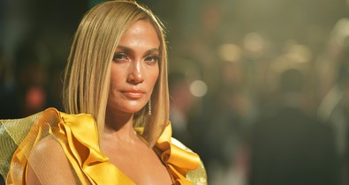 Jennifer Lopez romantikus szettjétől a lélegzetünk is eláll
