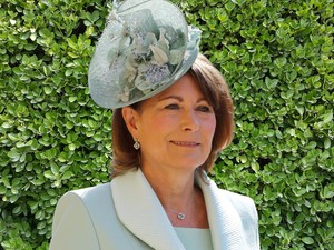 Katalin hercegné édesanyja meztelenruhában tündökölt: Carole Middleton hatalmas feltűnést keltett az áttetsző darabban