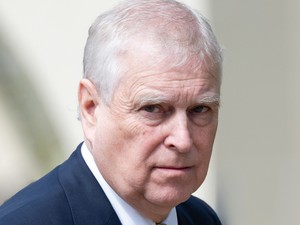 Összeomolhat a brit monarchia, András volt herceg botránya romba döntheti a királyi családot