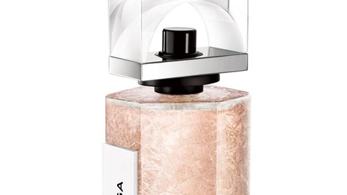 A Balenciaga új parfümje egy párizsi sétával ér fel