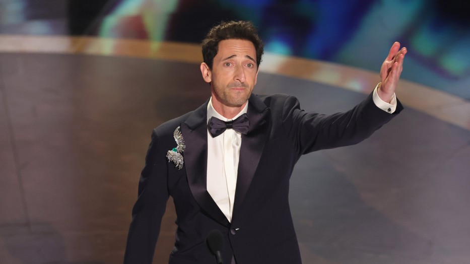Adrien Brody beszédét kétszer is le kellett állítani, ő azonban nem hagyta magát