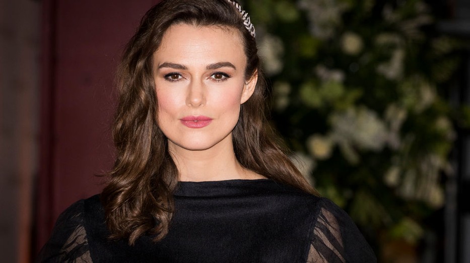 Keira Knightley gyönyörűen festett a sikkes meztelenruhájában