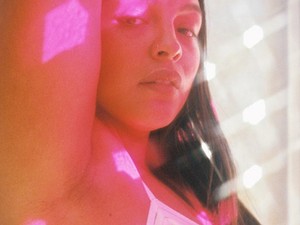 Szőrös hónalj, kerekded formák - Éljen a természetesség!