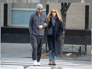 Blake Lively Ugg papucsa az egyik legmegosztóbb darab, de éppen ezért kötelező