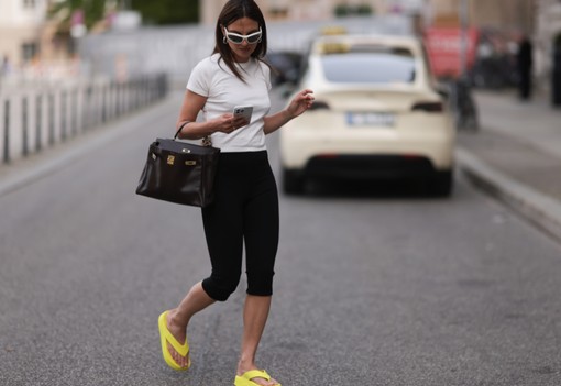 Édes bosszúval tért vissza ez az elfeledett ruhadarab: igen, a capri nadrág menőbb, mint valaha