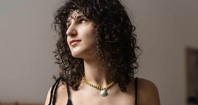 Éljenek a 80-as évek! Spagettipántos top, bandanák, gyöngynyakláncok