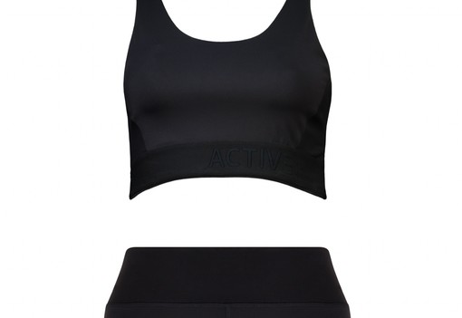 Visszatért Diana hercegné kedvenc divat trükkje, valami eszméletlenül csodás lábakat varázsol