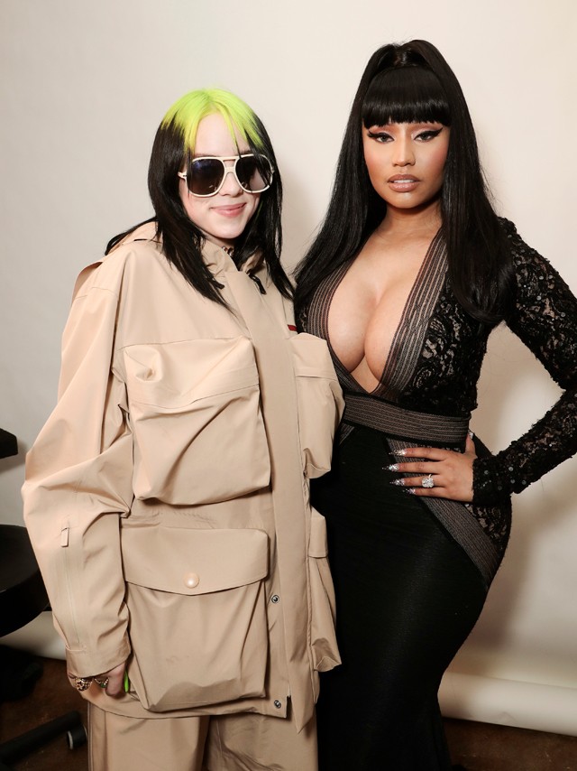 Billie Eilish kabátján akkora zsebek vannak, mint a feje kétszer