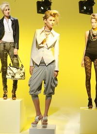 A L.A.M.B. 2010-es tavasz-nyári kollekciójának bemutatója.