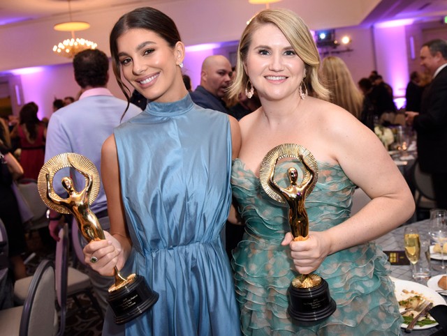 Camila Morrone és Jillian Bell