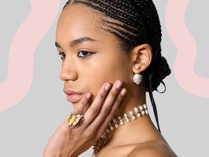 2025 körömlakk színei valami álomszépek: rég láttunk már ennyire mesés árnyalatokat