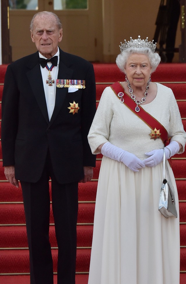 Erzsébet királynő és Fülöp herceg 70. házassági évfordulójukra készülnek! Íme az ünnepi fotó!