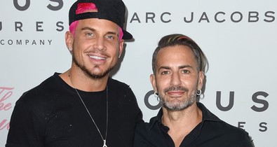Marc Jacobs egy őrületes eseményen kérte meg a párja kezét