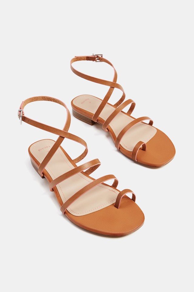 Pántos bőrszandál BERSHKA 6 995 Ft