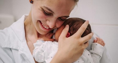 Tantárgy lett abból, ahogy szegedi egyetemisták a magukra hagyott újszülötteken segítenek