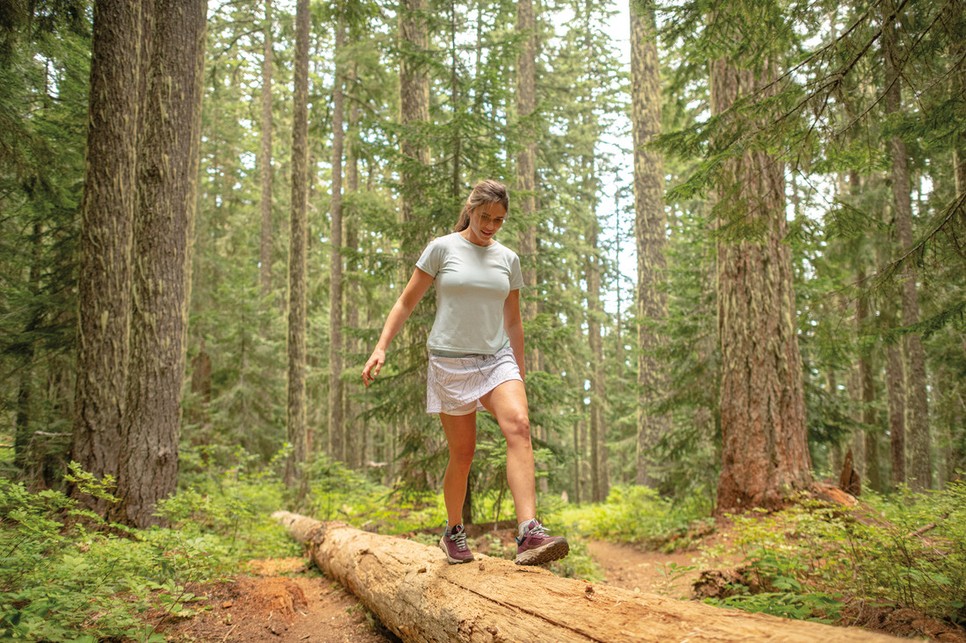 Íme néhány ruhadarab, amelyek elengedhetetlenek túrázáshoz!