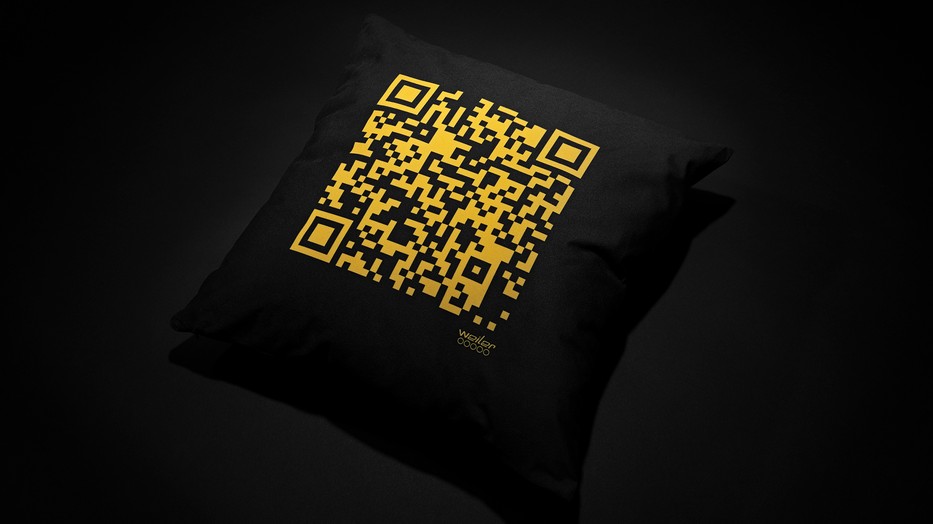 Weiler Péter megtervezte a legdrágább magyar NFT díszpárnákat!