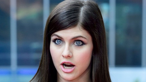 Melltartó nélkül érkezett a Baywatch új kebelcsodája