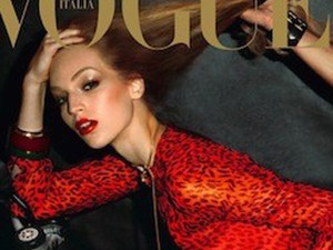 Erőszakos randevú egy motoron - Axente Vanessa újabb Vogue címlapja