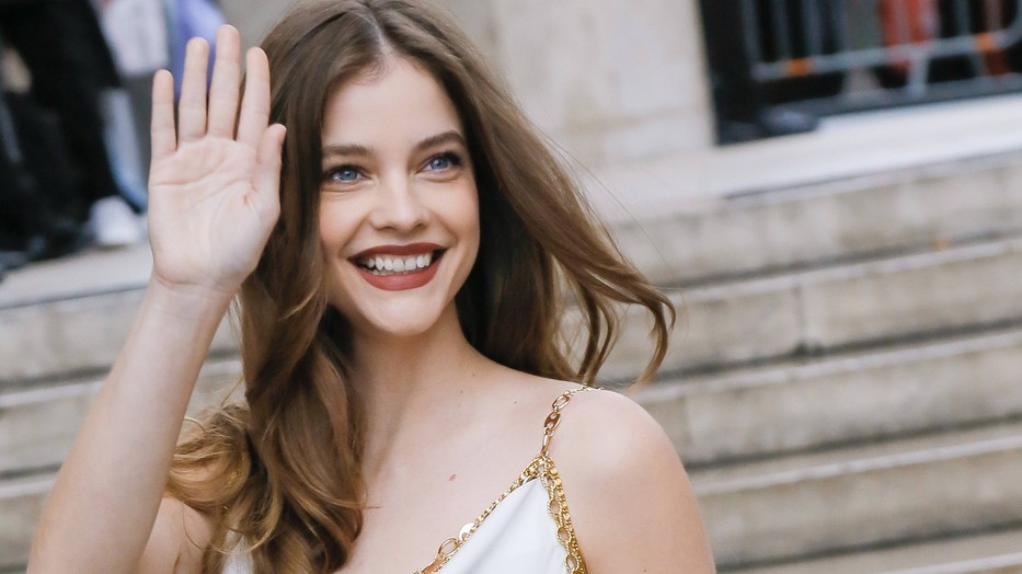 Palvin Barbi szettje fontos üzenetet hordoz