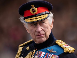 Károly király új portréja olyan fenséges lett, hogy az felvet néhány kérdést