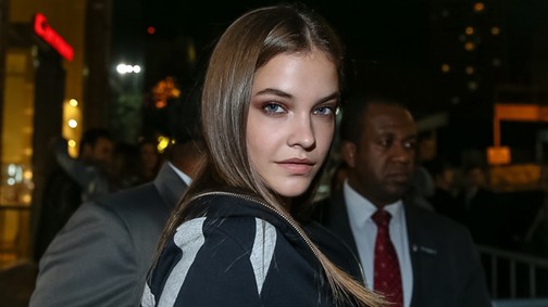 Nézd milyen sportosan hódított Palvin Barbi Brazíliában