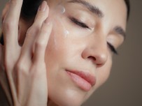 Fogyás után beesettnek látod az arcod? Íme a volumen-visszaadó újdonság tű és szike nélkül (x)