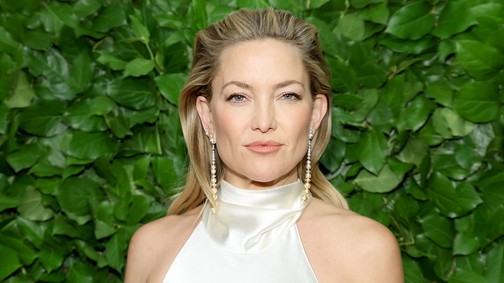 Kate Hudson köldökig kivágott ruhában tündökölt, hatalmas feltűnést keltett a vörös szőnyegen 