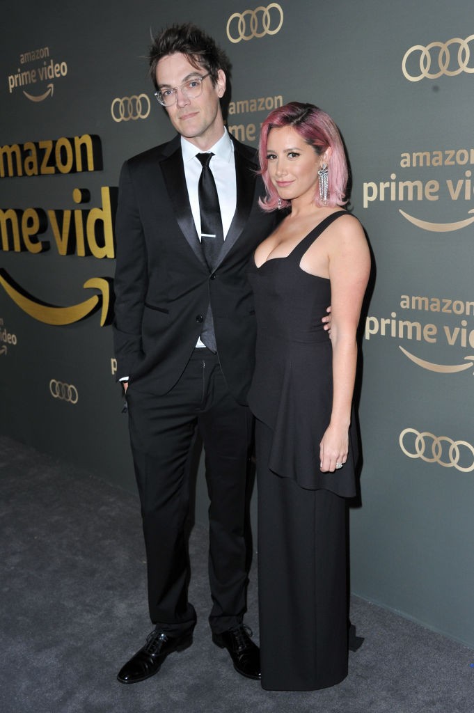 Christopher French és Ashley Tisdale második gyermeke szeptember 7-én született. A pár Instagramon jelentette be kislányuk érkezését: „Emerson Clover French, mindhárman rajongunk érted.” Tisdale és French 2014 óta házasok, és első közös lányuk neve Jupiter Iris, aki 2021 márciusában jött a világra.