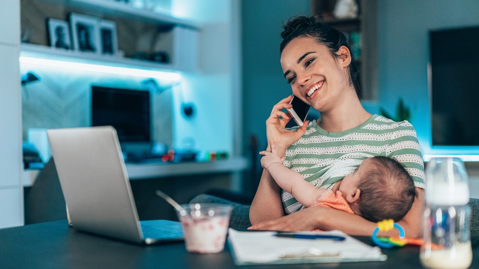 Anyák váltak célponttá anyák szemében a világhálón: ez a mom-shaming, az internet új típusú boszorkányüldözése