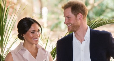 Meghan Markle és Harry herceg megleptek minket a kis Lilibet első hivatalos születésnapi fotójával