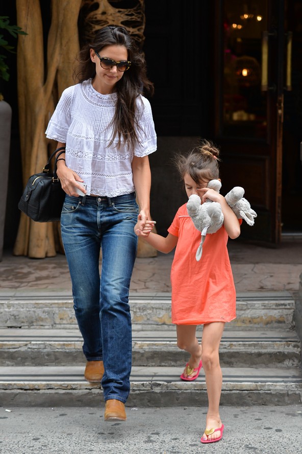 Katie Holmes és Suri Cruise sem ültek otthon