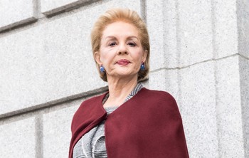 8 lehengerlő fotó a 87 éves Carolina Herrera divattervezőről, aki megmagyarázhatatlanul jó formában van