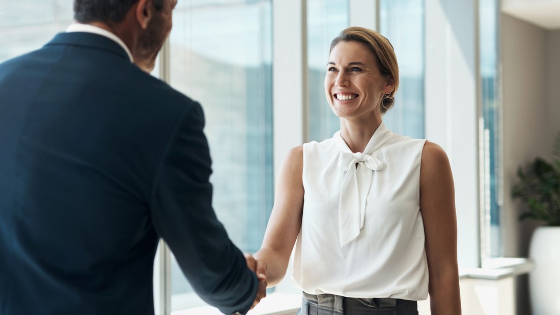 A külsejük miatt a mai napi rengeteg megjegyzés érheti a nőket a munkahelyükön